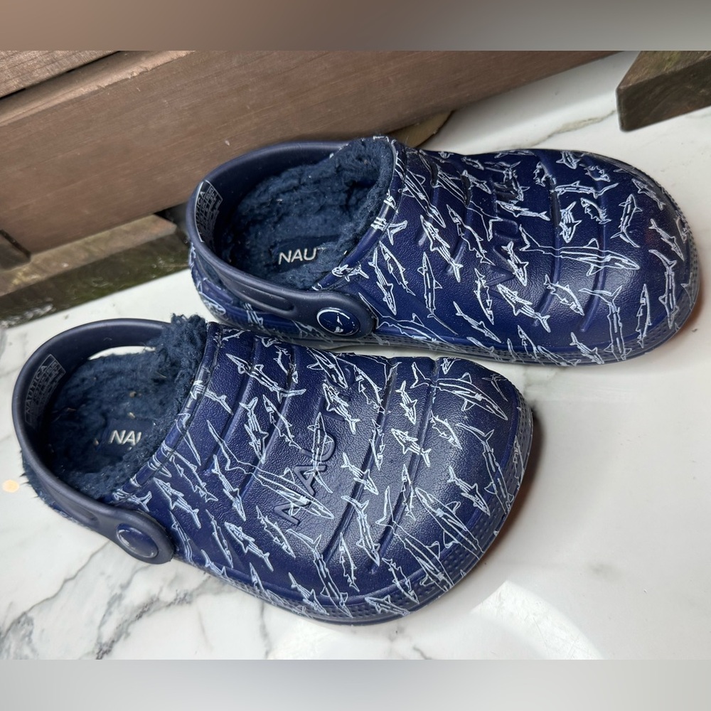 4/$15 Nautica Sherpa Fleece Lined Kids Croc Style Shoe with Shark Design Blue